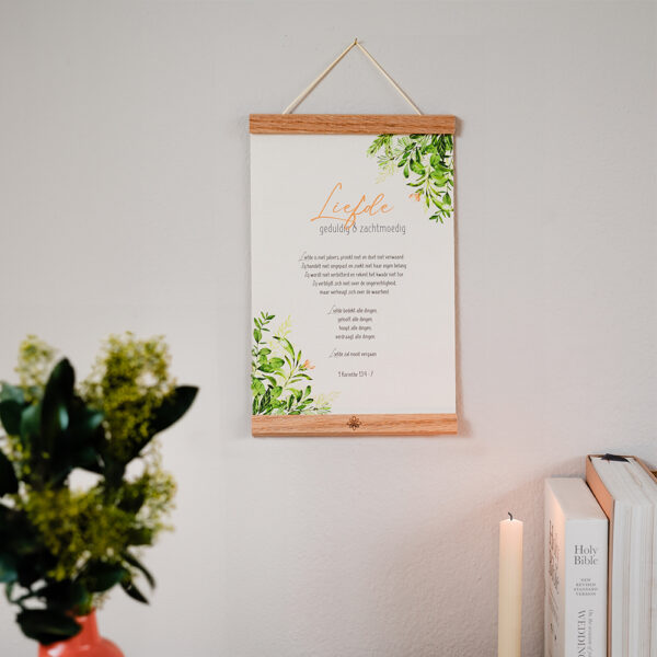 Textielposter Liefde A4 met Houten Hangers