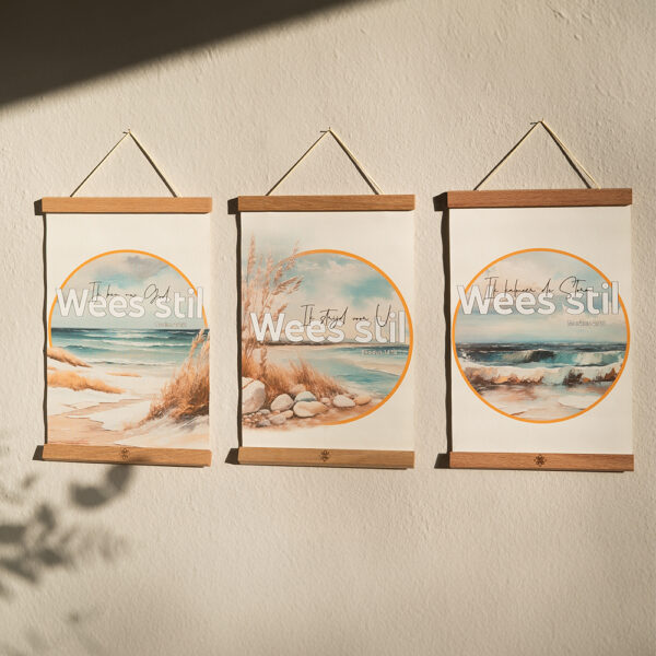 Textielposter Wees Stil Psalm A4 met Houten Hangers